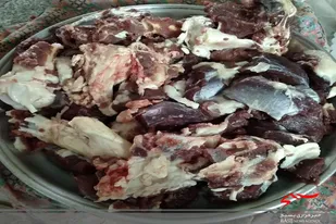 یک راس گوسفند در روستا مومن آباد در سرخه ذبح شد