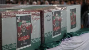 وداع مردم اهواز با سه شهید حافظ امنیت