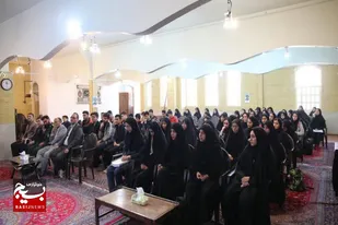 دیدار دانش آموزان بسیجی با امام جمعه اسدآباد