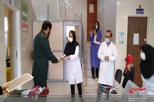فرمانده سپاه ناحیه محمد رسول الله (ص) شیراز از کادر پزشکی و پرستاری مرکز بهداشت شهرک قصرقمشه تجلیل کرد +عکس
