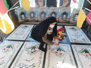 مراسم غبار رویی، عطر افشانی مزار شهدا به مناسبت دهه فجر