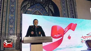 انقلاب اسلامی، جلوه&zwnj;ای از نور قرآن می باشد که با ایثار شهدا تداوم یافته است