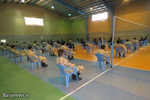 برگزاری نشست روشنگری سیاسی کارکنان و سربازان سپاه فامنین