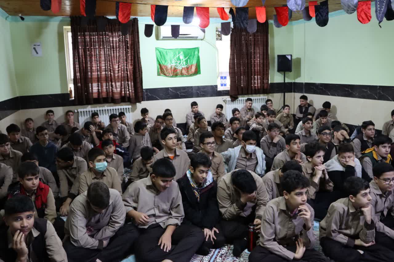 دانشآموزان باید اهل تفکر و اندیشه باشند دانشآموزان باید اهل تفکر و اندیشه باشند