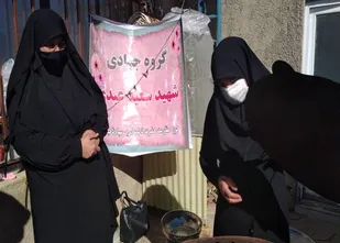 پخت و توزیع نان رایگان در مناطق کم برخوردار