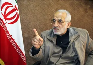دولت یازدهم مدیران سیاسی را به جای مدیران شایسته بر سر کار آورده است