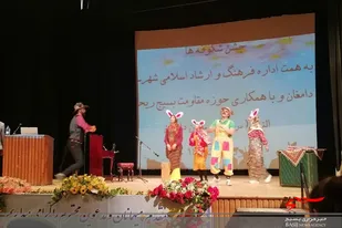 جنگ شادی شکوفه&zwnj;های بهاری در دامغان برگزار شد
