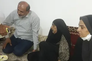 دیدار مدیر کل بنیاد شهید استان با خانواده شهدا