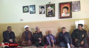 دیدار فرمانده سپاه امام سجاد(ع) با خانواده شهید احمد ذاکری در شهرستان سیریک