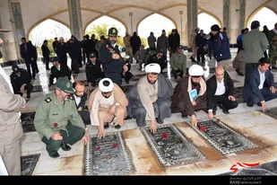 غبارروبی و عطرافشانی مزار شهدا در فامنین