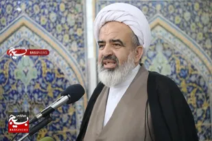 انقلاب اسلامی هیمنه شرق و غرب را شکست