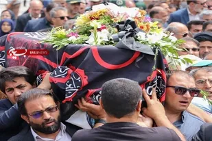 پیکر مادر شهیدان ایزدی در قطعه والدین شهدای شیراز آرام گرفت