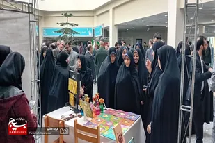 بازدید معاون رئیس جمهور از نمایشگاه حاشیه نخستین نشست بین المللی زنان ایرانی، معماران تمدن ساز در همدان