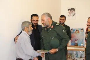 دیدار با خانواده شهدا در وردنجان