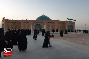 بازدید دانش آموزان دختر خورموجی از یادمان شهدای شلمچه