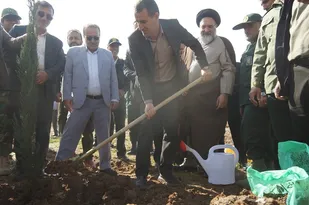 کاشت۱۵۰۰ اصله نهال در تیپ 48 فتح استان + (تصاویر)