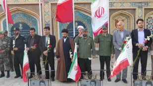 غبارروبی گلزار شهدا و دیدار با خانواده شهید د بسطام