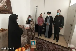 دیدار فرمانده سپاه آرادان با خانواده دانش آموز شهید نادعلی متولی