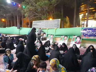 شب قدر در پایگاه فجرحوزه نرجس خاتون ناحیه مرکزی یزد/تهیه بسته های معیشتی شب قدر