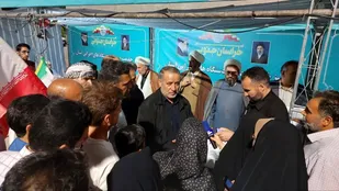 میز ارتباطات مردمی میدان بی&zwnj;واسطه حل مشکلات و گره&zwnj;گشایی از مطالبات مردم است