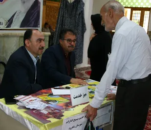 برپایی میز خدمت اداره امور مالیاتی در نمازجمعه شاهرود+ تصاویر