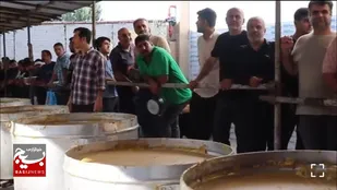 فیلم/ پخت ۳۰۰ دیگ آش نذری در بابل