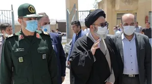 مردم در راه انقلاب از همه دارایی و جان خود گذشته اند