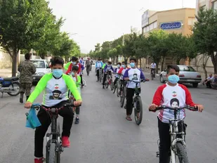 همایش دوچرخه سواری میثاق با شهدا در نایین