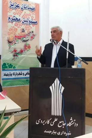 دشمنان انقلاب کانون خانواده و هویت انقلاب را هدف قرار داده اند