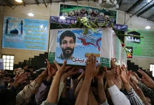 مراسم تشییع پیکر مطهر شهید مدافع حرم مهدی بیدی در تهران برگزار شد