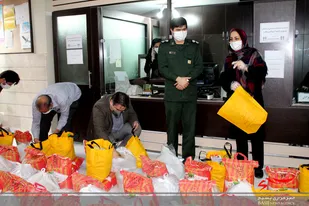 اهدا ۱۰۰ بسته معیشتی به انجمن MS خراسان شمالی