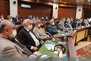 نشست صمیمی فرمانده و مسئول دفتر نمایندگی ولی فقیه در سپاه کربلا با رزمندگان خط مقدم جنگ اقتصادی
