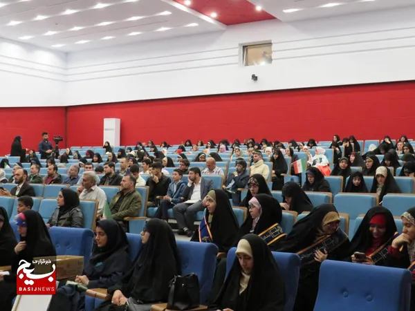 عکس اجتماع دانش آموزی