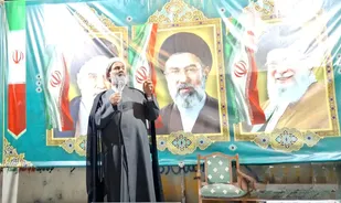راه عبور از فشار دشمن، ایستادگی در میدان است