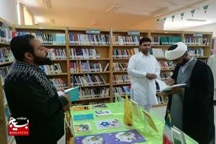 کتاب و کتاب خوانی باعث آرامش روح میشود و انسان را به کمال می رساند