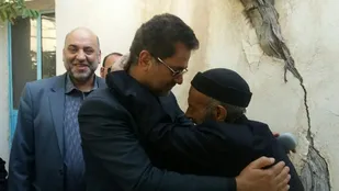 دیدار نماینده مردم شاهرود و میامی از خانواده شهید و غبارروبی گلزار شهدا روستای یونس آباد+تصاویر