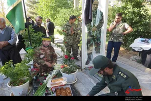 غبارروبی و عطرافشانی گلزار شهدای ملایر