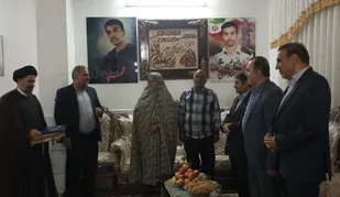 خانواده شهدا الگوی صبر و استقامت/ تکریم خانواده شهدا یک وظیفه دینی است