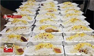 توزیع ۳۰۰ پرس غذای گرم به مناسبت ولادت امام زمان (عج) در ماهشهر