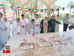 غبارروبی گلزار شهدای گمنام به مناسبت هفته بسیج سازندگی در ایرانشهر&nbsp;