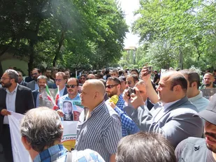 گزارش تصویری/ تجمع اعتراضی ورزشکاران ایرانی مقابل دفتر سازمان ملل در تهران