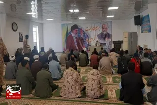 گردهمایی سیاسی نیروهای نظامی وانتظامی وبسیجیان در شهرستان هیرمند برگزار شد