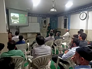 برگزاری کلاس دشمن شناسی باحضور رزمندگان وبسیجیان گردان