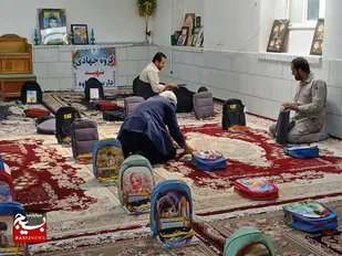 بسته بندی و تقدیم ۷۰ پک بین دانش&zwnj;آموزان عزتمند شهر چلیچه