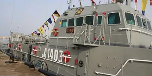 دیدار فرماندهان ارتش و سپاه  با خانواده شهید هرمزگانی ناو کنارک