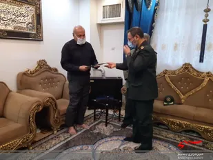 تجلیل فرمانده ناحیه مقاومت بسیج امام حسین (ع) از فرمانده پایگاه نجمه (س)