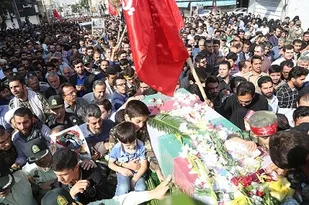 تشییع پیکر مطهر شهید مدافع حرم، محمود نریمانی در کرج برگزار شد