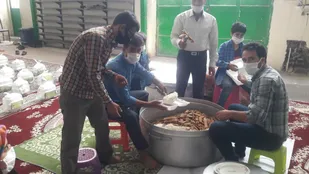 توزیع بیش از 1000 غذای گرم و 600 بسته مواد غذایی بین نیازمندان آسیب پذیر