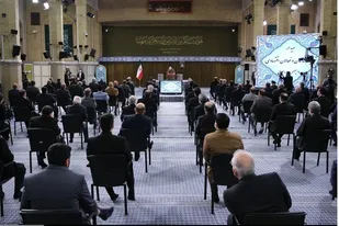 دیدار  جمعی از تولیدکنندگان و مسئولین اقتصادی و صنعتی کشور با رهبر انقلاب