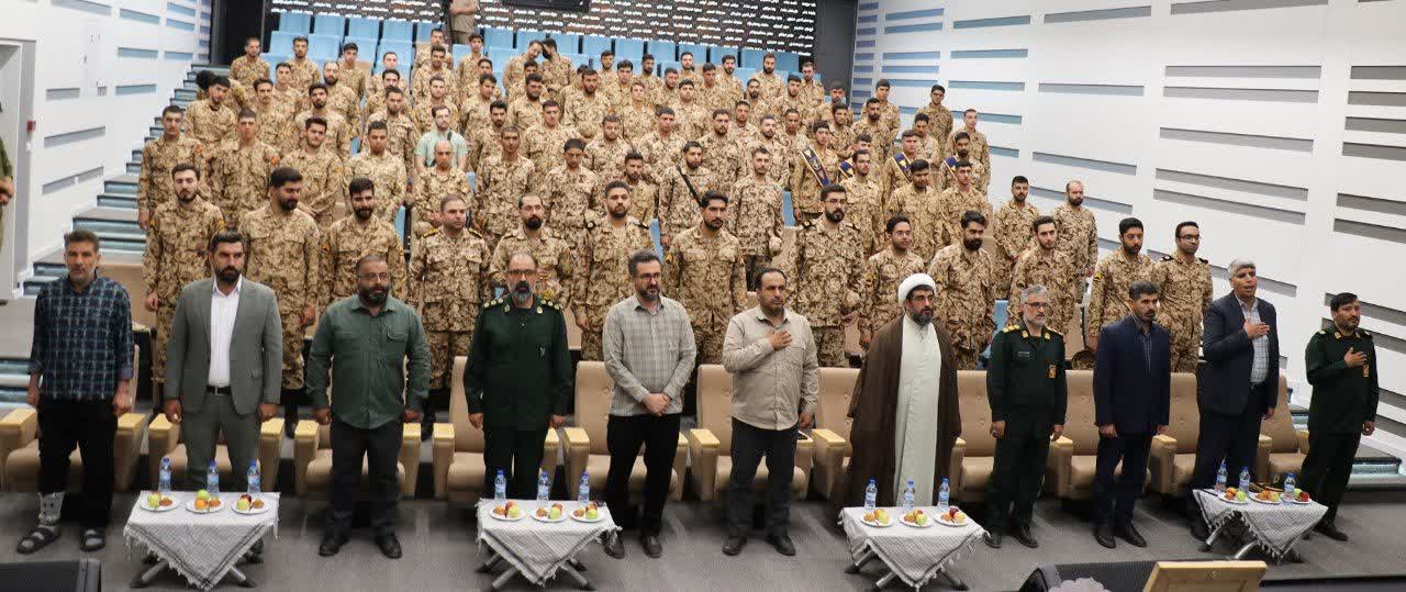 مراسم روز سرباز در زنجان برگزار شد مراسم روز سرباز در زنجان برگزار شد